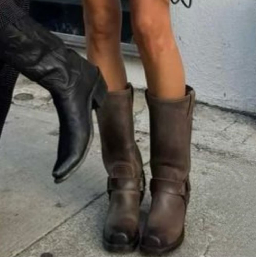 Frye Harness 12R boots in Tan